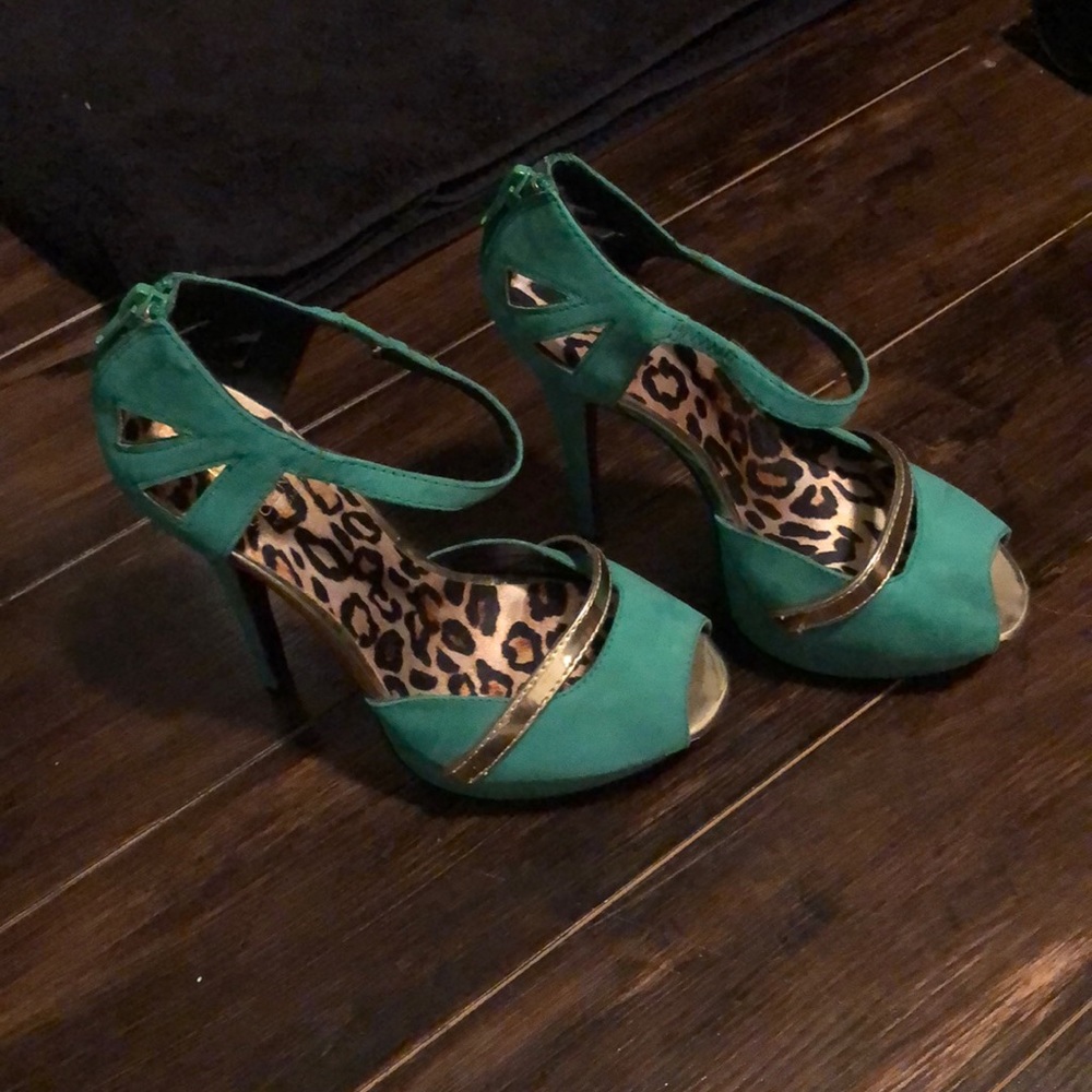 Gorgeous Green Heels